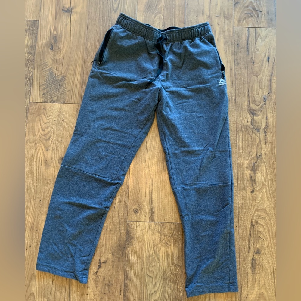 Reebok gym pants size medium